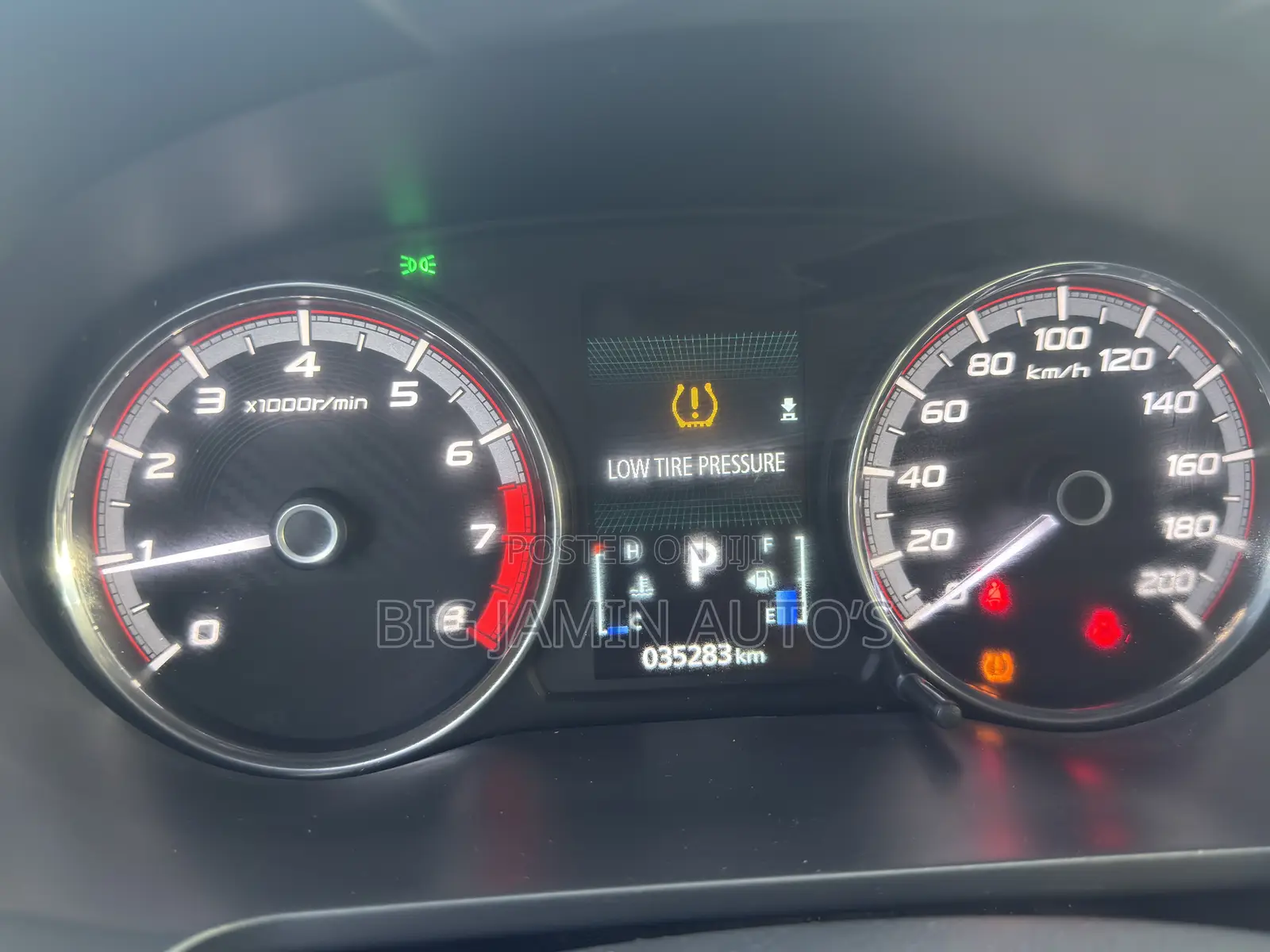 Mitsubishi Xpander Ultimate 2021 Silver