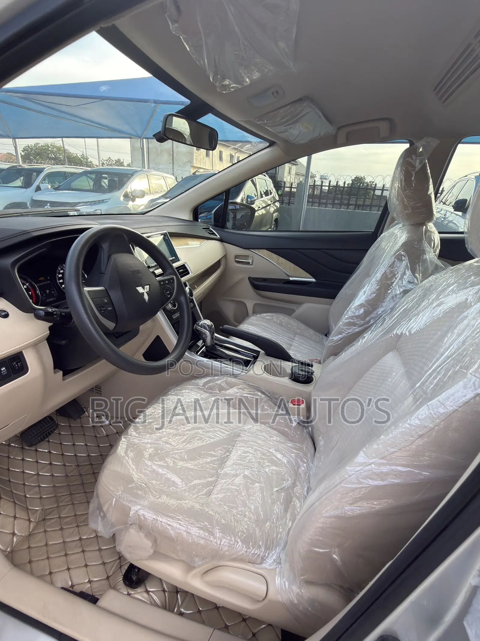 Mitsubishi Xpander Ultimate 2021 Silver