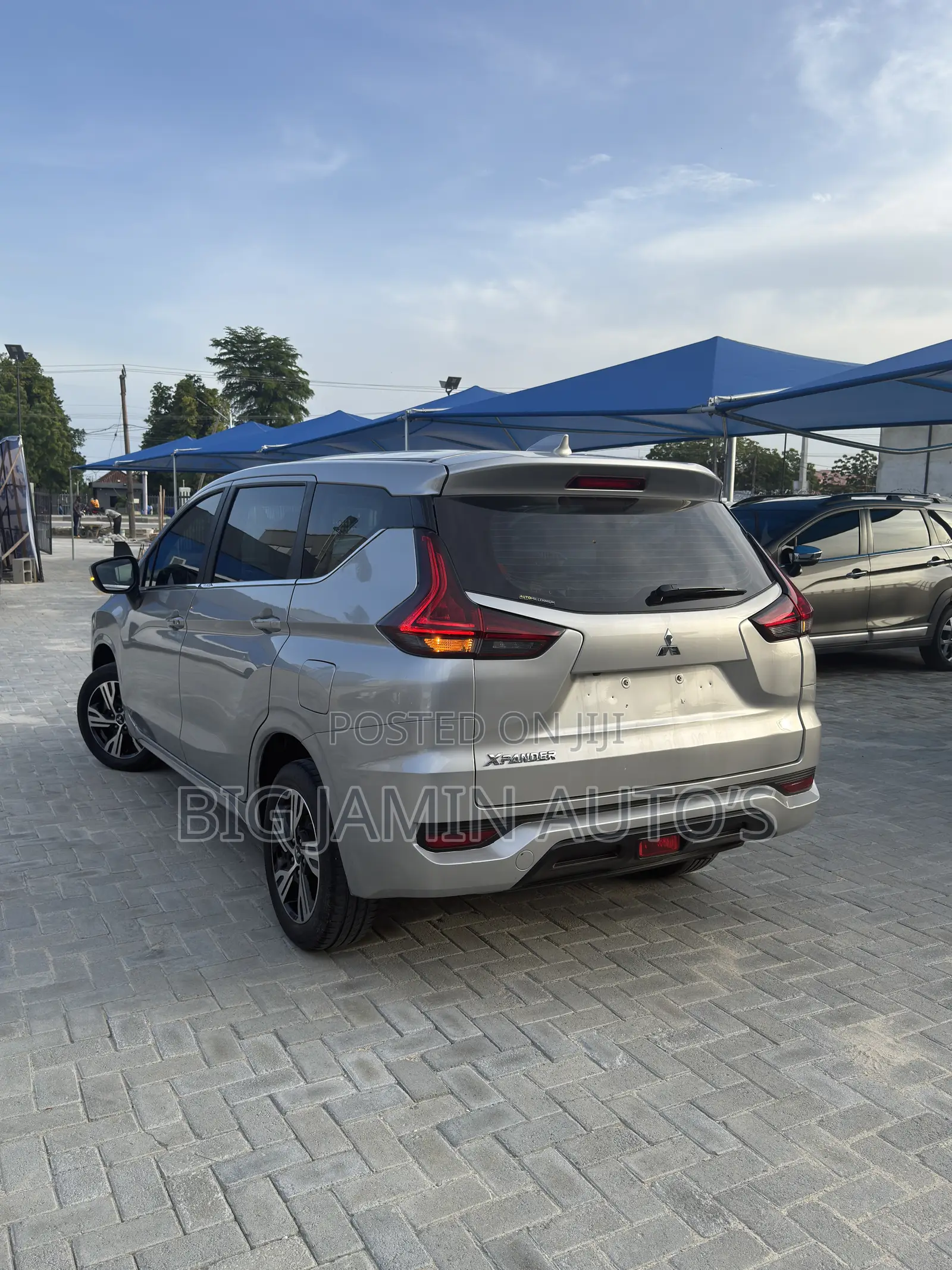 Mitsubishi Xpander Ultimate 2021 Silver
