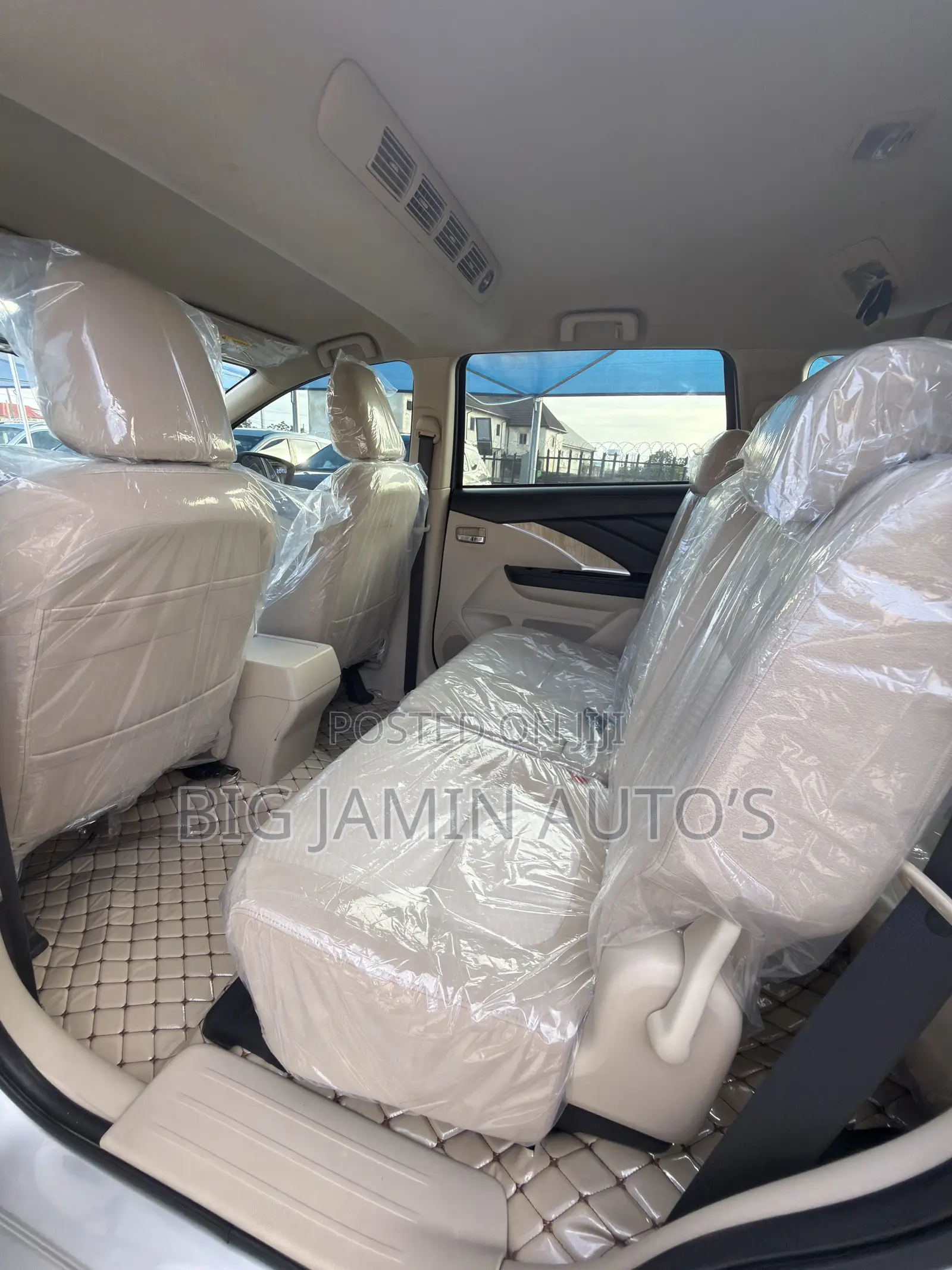 Mitsubishi Xpander Ultimate 2021 Silver