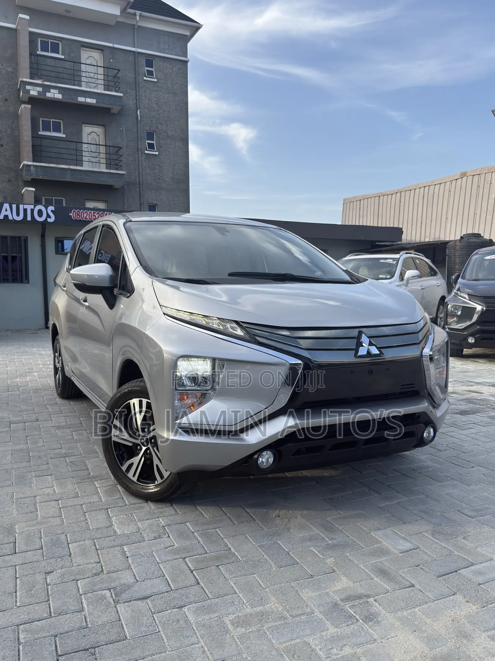 Mitsubishi Xpander Ultimate 2021 Silver