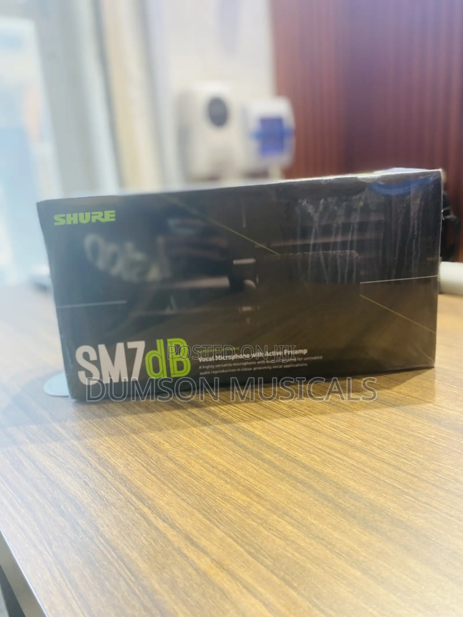Shure Sm7db Dynamic Studio Microphone