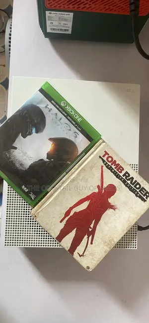 Xbox One S 500gb With Two Wireless Controllers and Two Game Discs