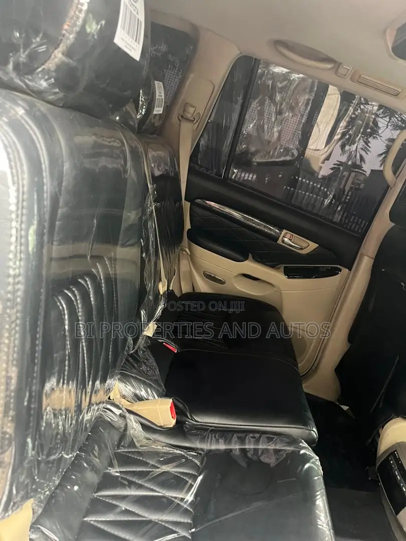 Toyota Land Cruiser Prado 2023 Black
