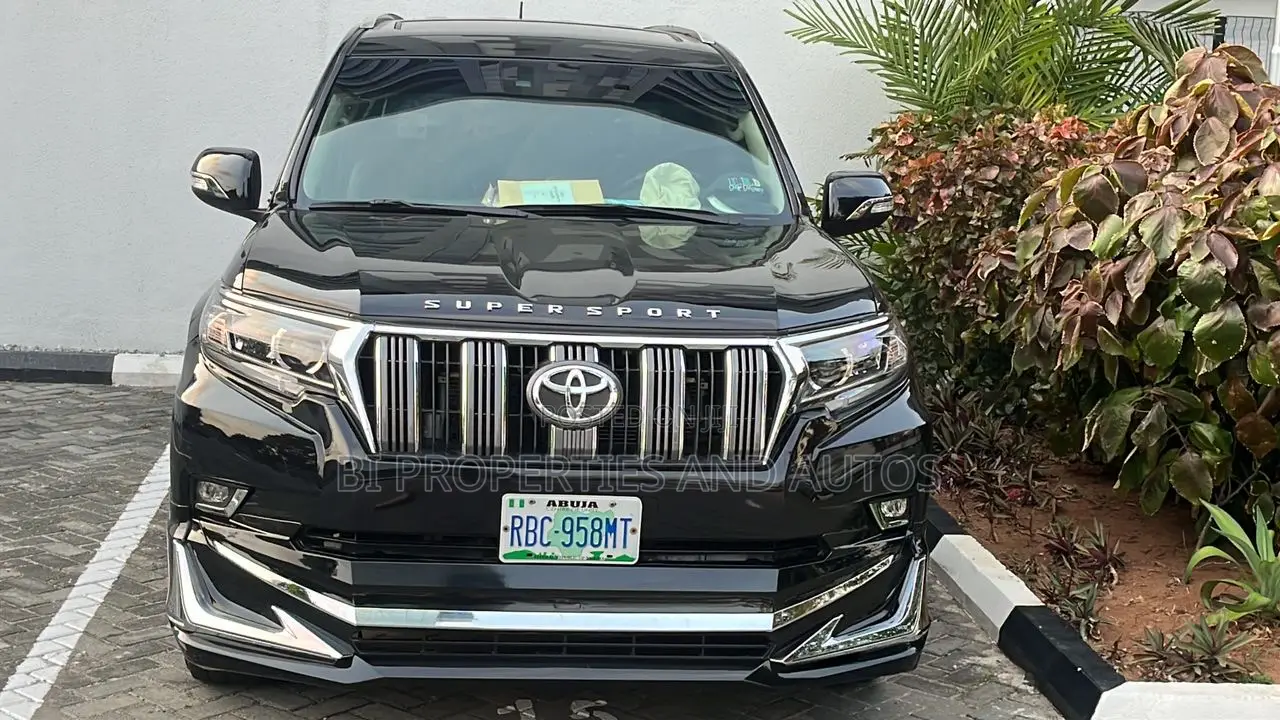 Toyota Land Cruiser Prado 2023 Black
