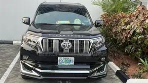 Toyota Land Cruiser Prado 2023 Black