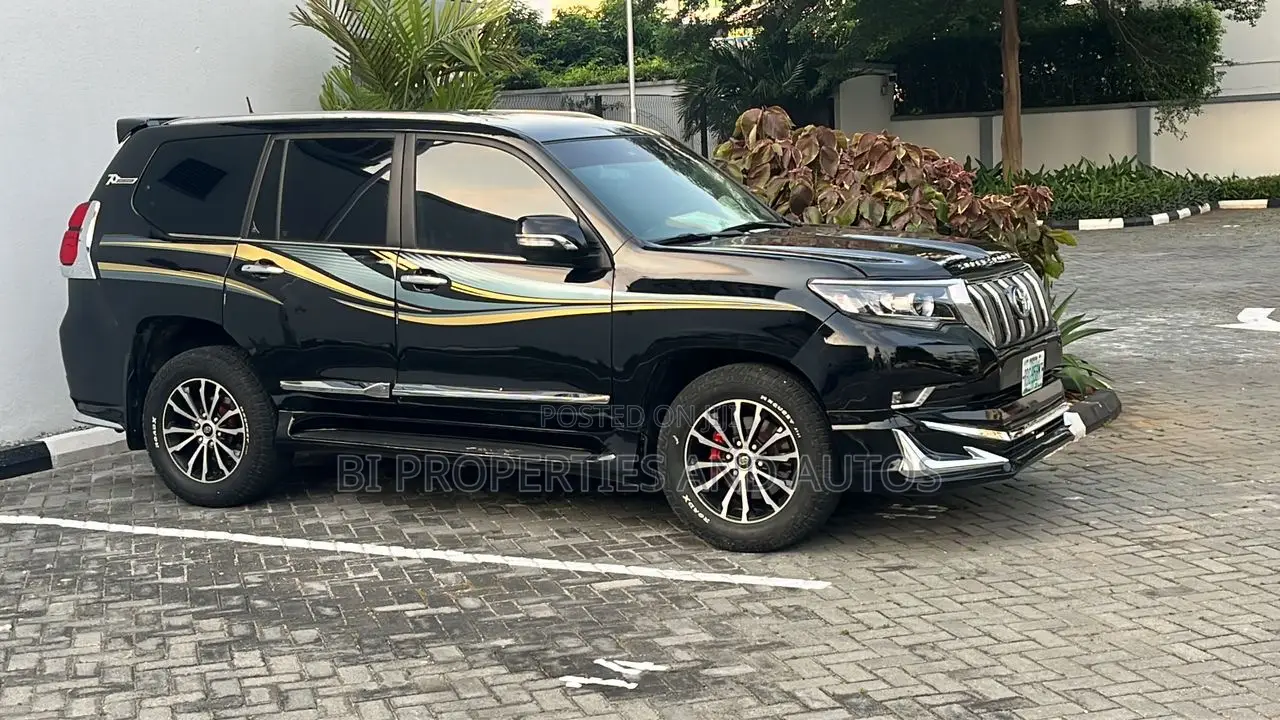 Toyota Land Cruiser Prado 2023 Black