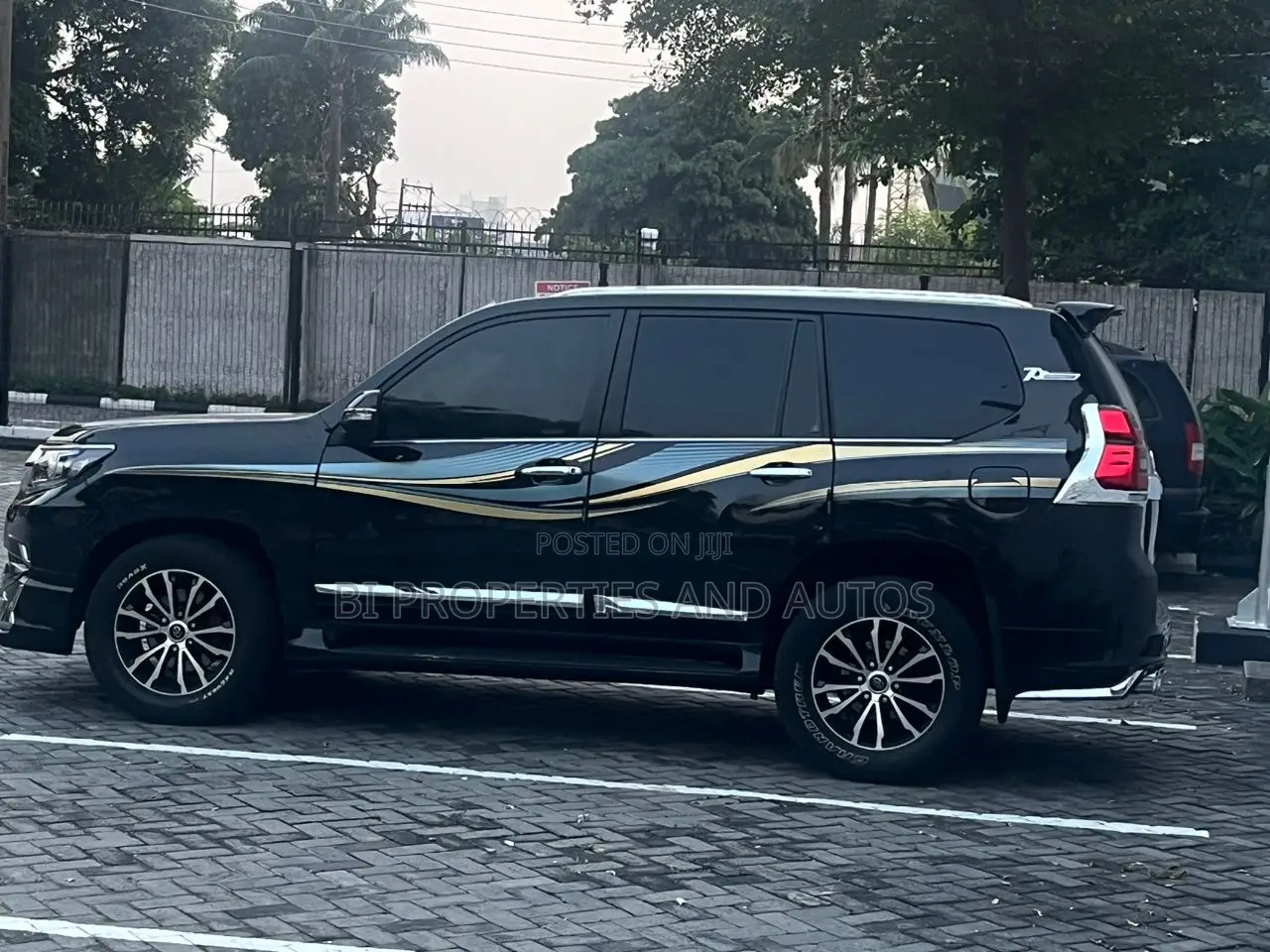 Toyota Land Cruiser Prado 2023 Black