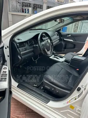 Toyota Camry SE 4dr Sedan (2.5L 4cyl 6A) 2014 White