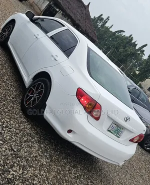 Toyota Corolla LE 4dr Sedan (1.8L 4 cyl 4A) 2009 White