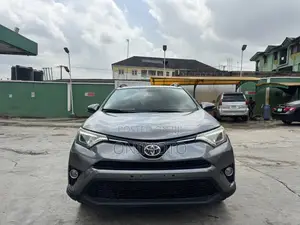 Toyota RAV4 Limited 4dr SUV AWD (2.5L 4cyl 6A) 2014 Gray