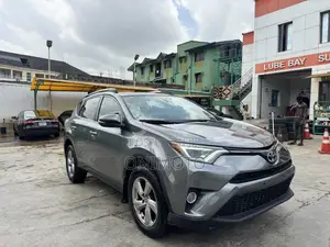 Toyota RAV4 Limited 4dr SUV AWD (2.5L 4cyl 6A) 2014 Gray