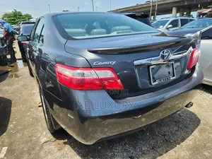 Toyota Camry LE 4dr Sedan (2.5L 4cyl 6AM) 2010 Gray