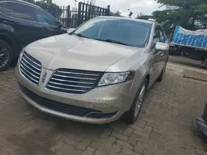 Lincoln MKT 3.5L AWD Elite 2017 Gold