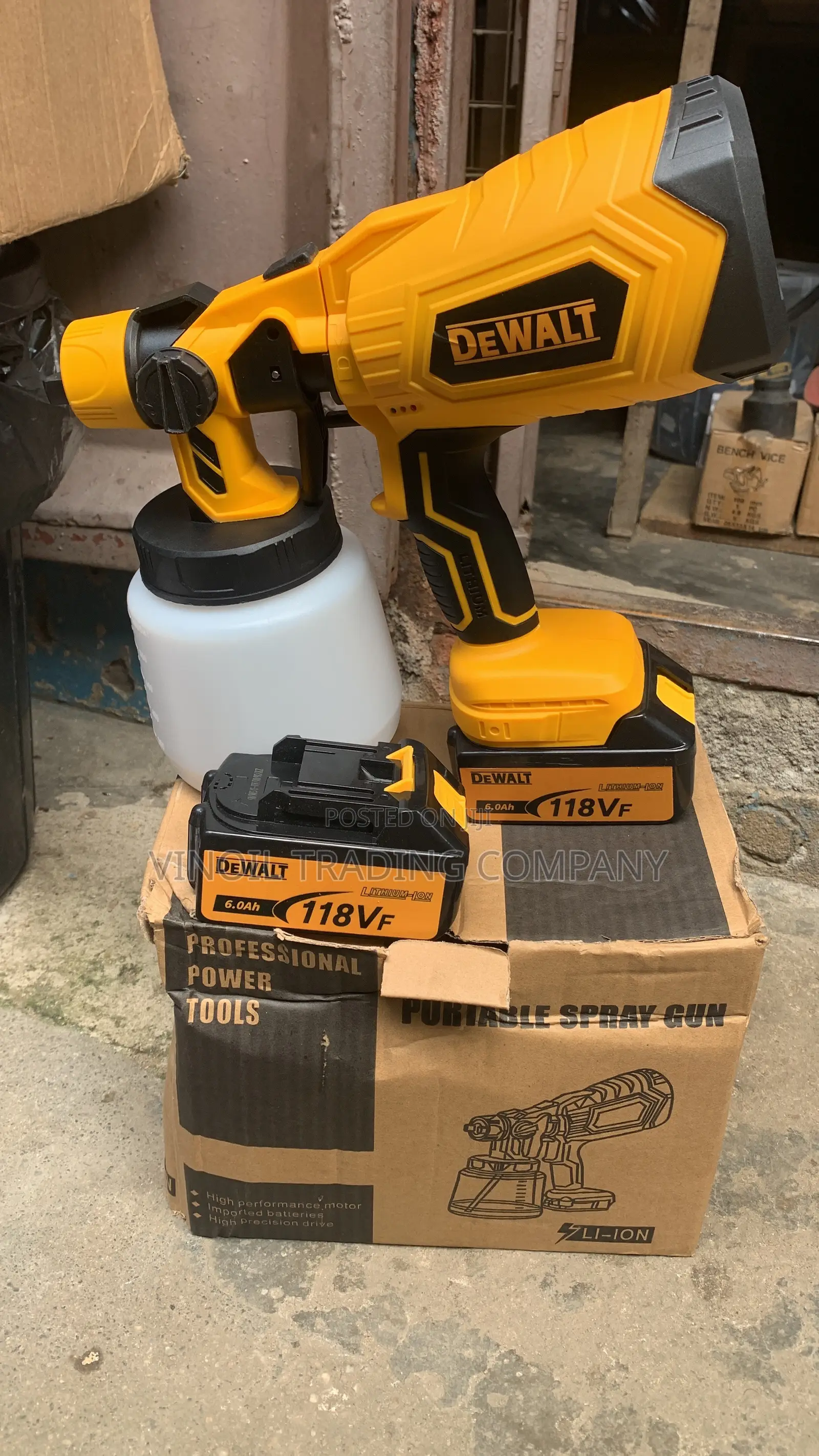 Dewalt Battery Plug and Spray Machine