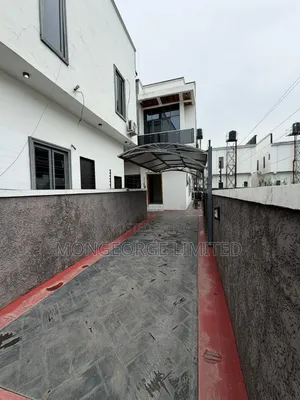 4bdrm Duplex in Chevron for sale