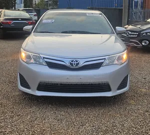Toyota Camry SE 4dr Sedan (2.5L 4cyl 6A) 2012 Gray