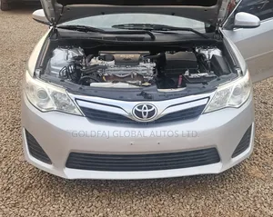 Toyota Camry SE 4dr Sedan (2.5L 4cyl 6A) 2012 Gray