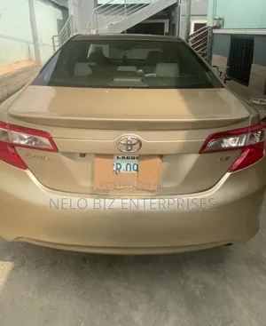 Toyota Camry 2012 Gold