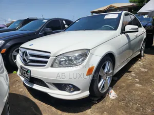 Mercedes-Benz C300 Luxury Sedan RWD (3.0L 6cyl 7A) 2011 White