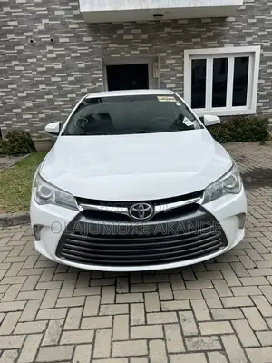 Toyota Corolla LE 4dr Sedan (1.8L 4cyl CVT) 2016 White