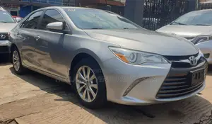 Toyota Camry LE 4dr Sedan (2.5L 4cyl 6A) 2015 Silver