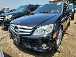 Mercedes-Benz C300 Luxury Sedan RWD (3.0L 6cyl 7A) 2011 Black