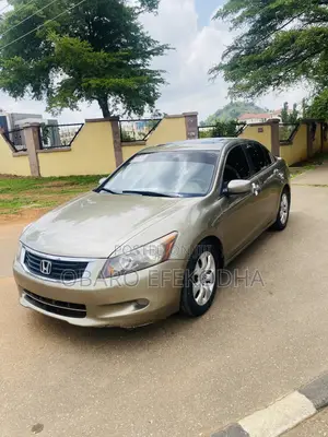 Honda Accord 2.0 Comfort 2008 Gold