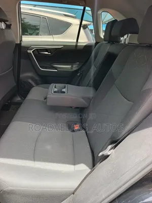 Toyota RAV4 XLE AWD 2020 Black