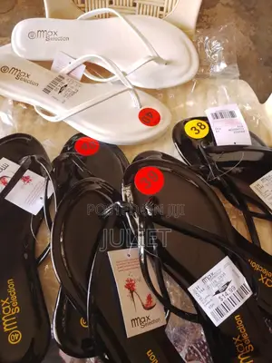 I Sells Rubber Footwear's and Max Selection Female Easy Wears