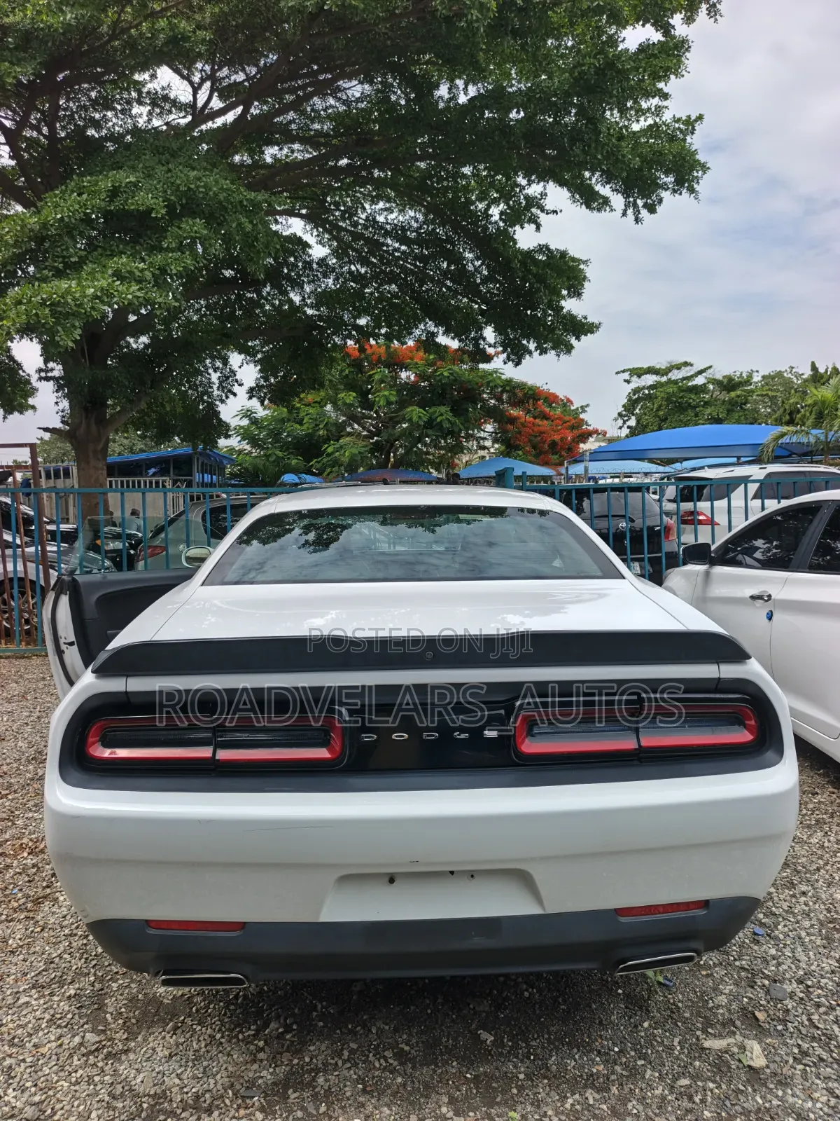 Dodge Challenger SXT RWD 2017 Silver