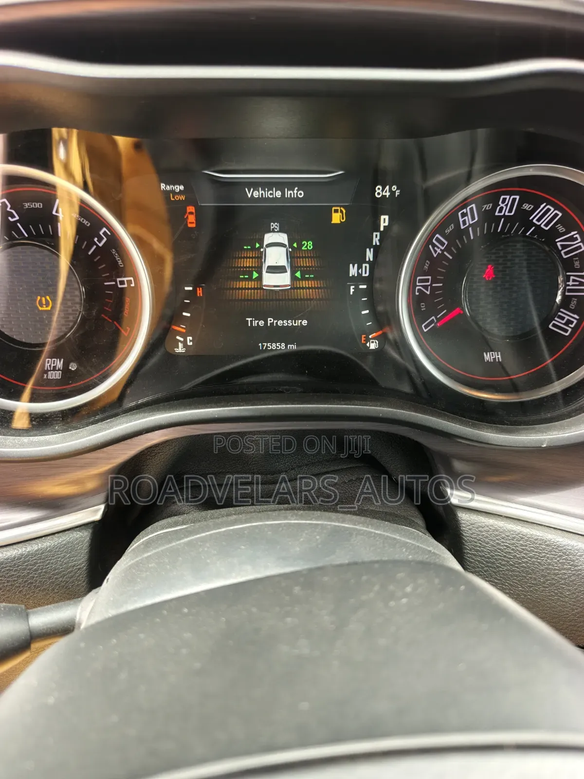 Dodge Challenger SXT RWD 2017 Silver