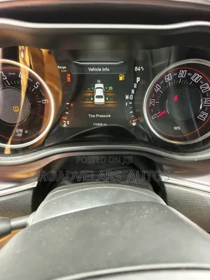 Dodge Challenger SXT RWD 2017 Silver