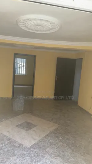 3bdrm Block of Flats in Ajeigbe, Rind Road for rent