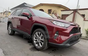 Toyota RAV4 XLE Premium 2021 Red