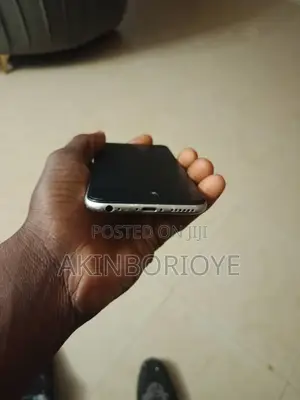 Apple iPhone 6s 64 GB Silver