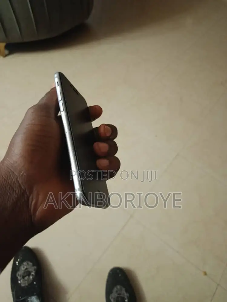 Apple iPhone 6s 64 GB Silver