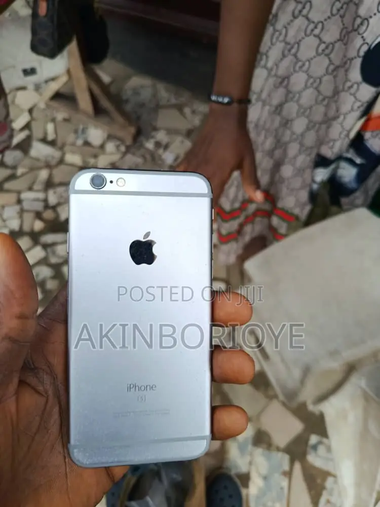 Apple iPhone 6s 64 GB Silver