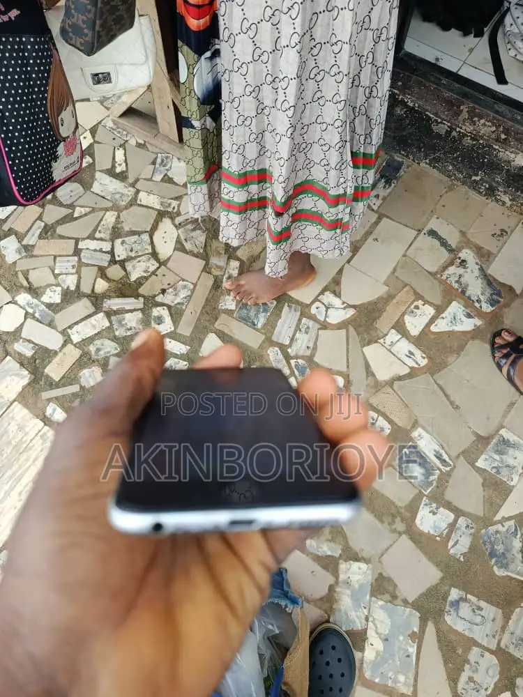 Apple iPhone 6s 64 GB Silver