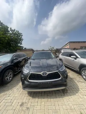 Toyota Highlander Platinum 2022 Black
