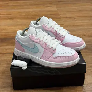 Air Jordan 1 Retro Low