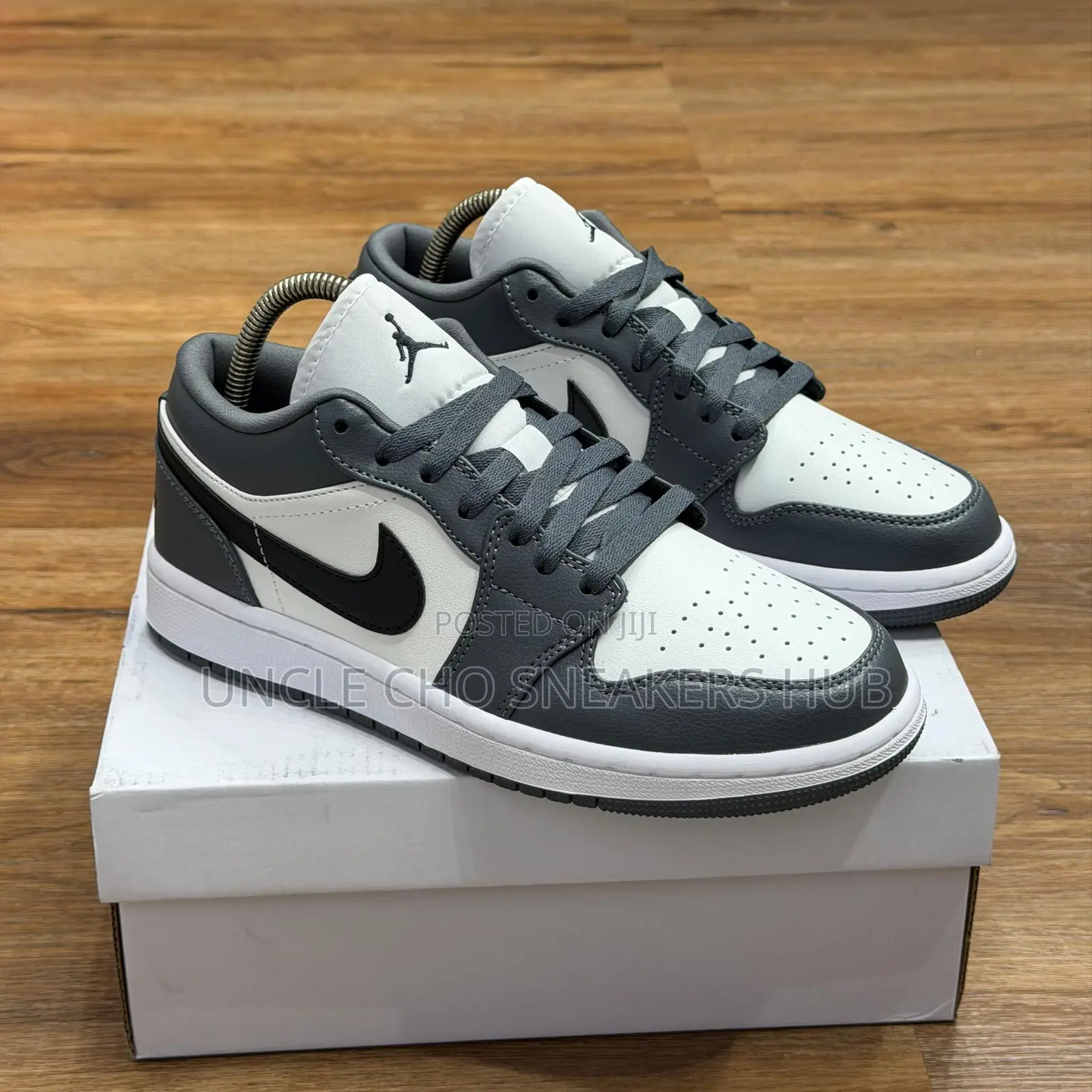 Air Jordan 1 Retro Low