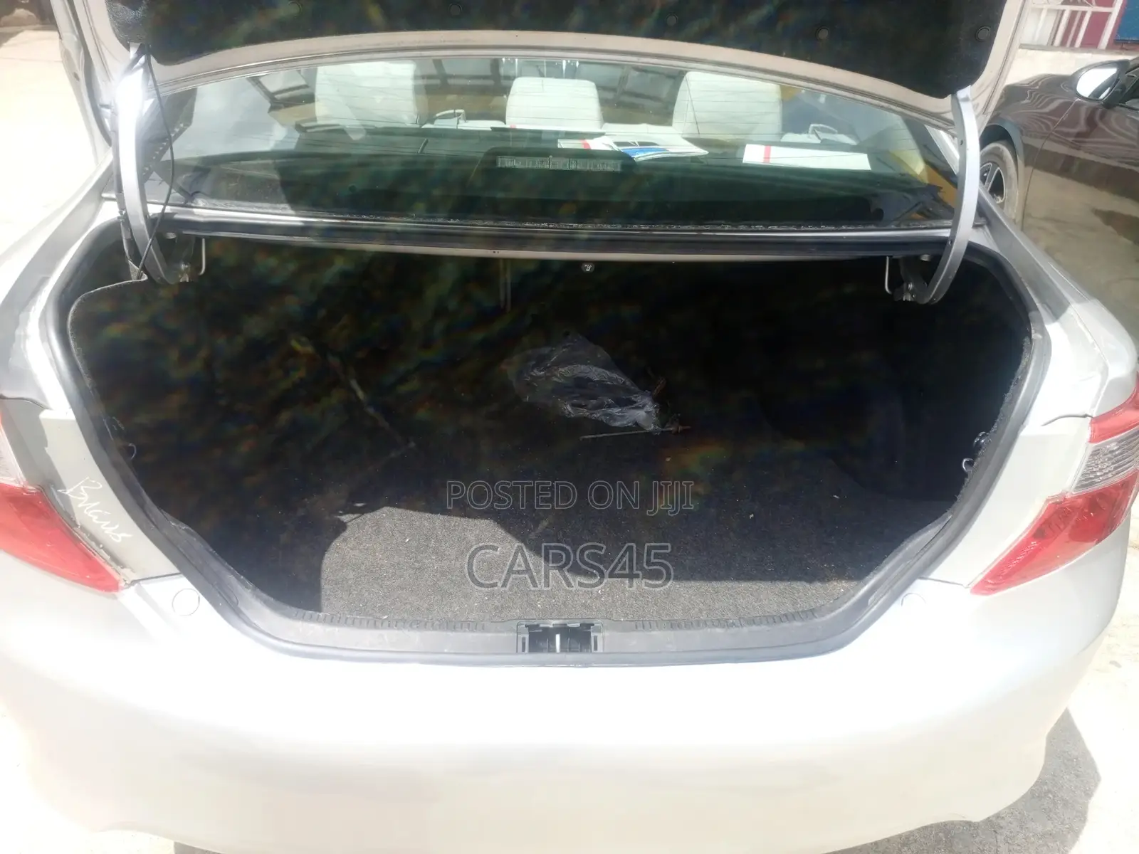 Toyota Camry 2012 Silver