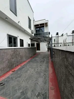 4bdrm Duplex in Lekki Expressway for sale