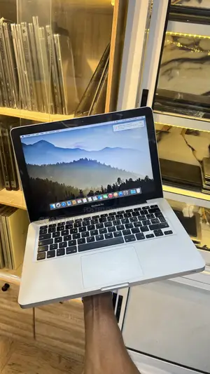 Laptop Apple MacBook Pro 2009 4GB Intel Core 2 Duo HDD 250GB