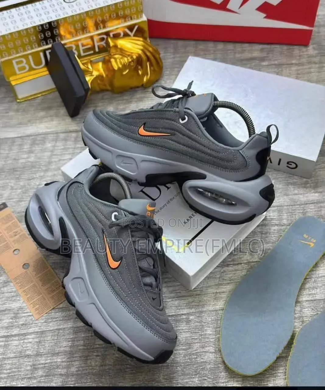Nikeair Max Sneakers