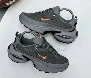 Nikeair Max Sneakers