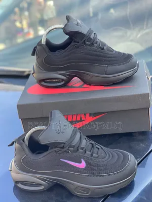Nikeair Max Sneakers