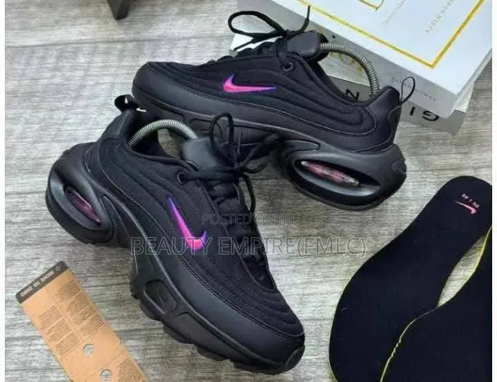 Nikeair Max Sneakers