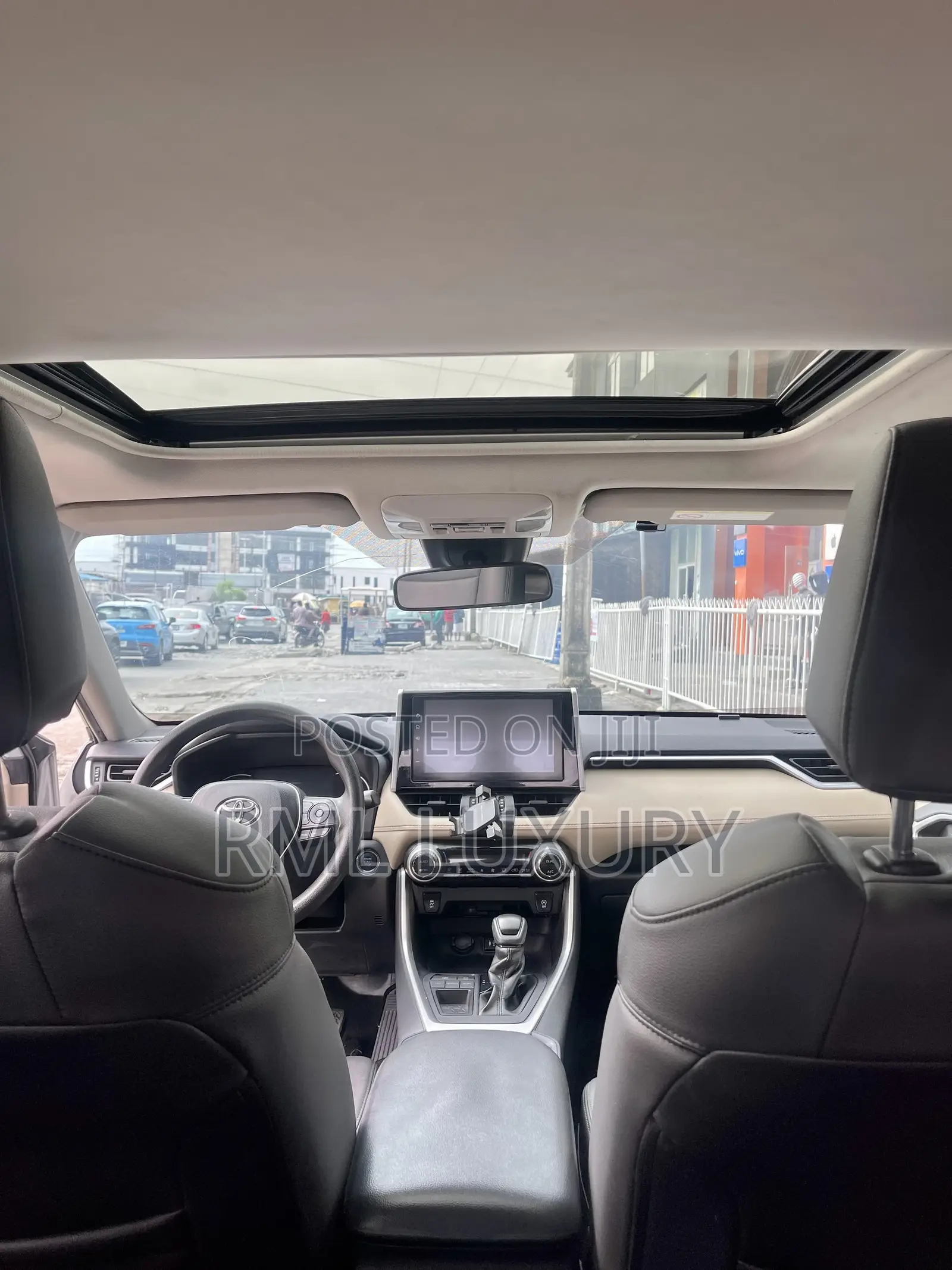 Toyota RAV4 XLE 2021 Gray